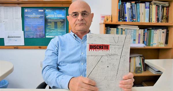 DAÜ Matematik Bölümü Öğretim Üyesi Prof. Dr. Rza Bashırov’dan Ders Kitapları